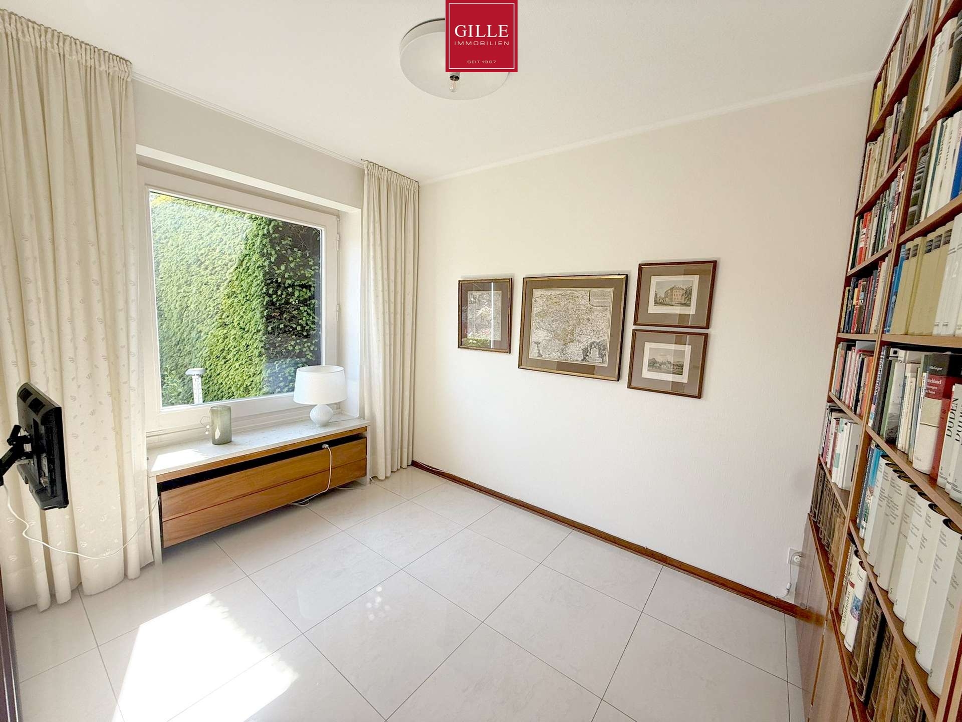 Ansicht 18 von: Stilvoller Bungalow mit beeindruckendem Raumangebot, traumhaftem Garten und Garage in Reuschenberg